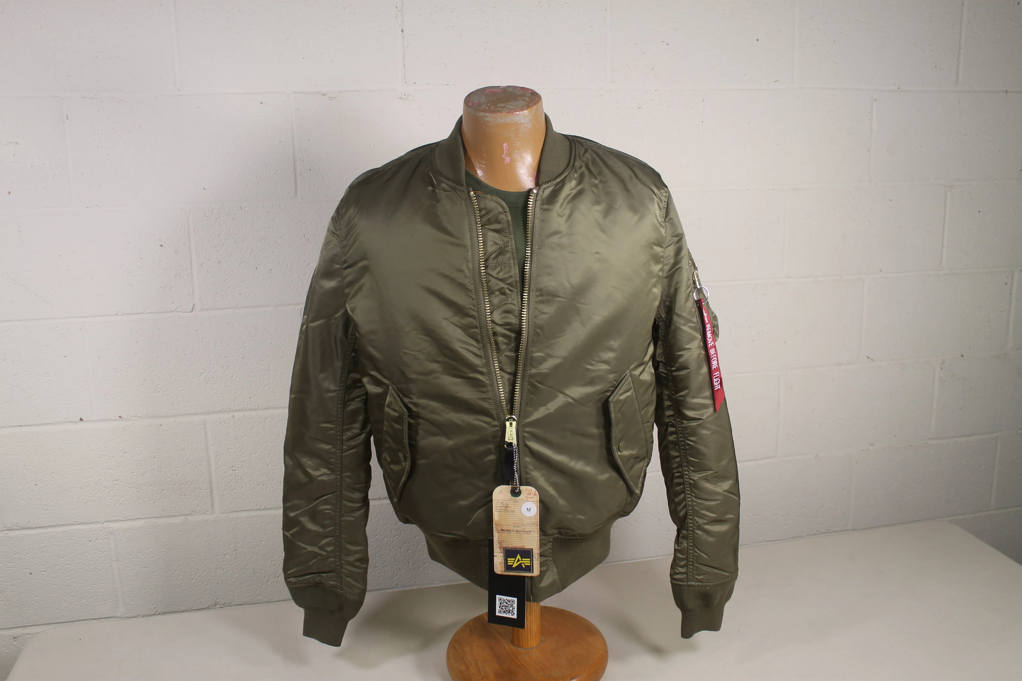Alpha Industries MA-1 Flight Jacket Slim Fit Vintage Olive