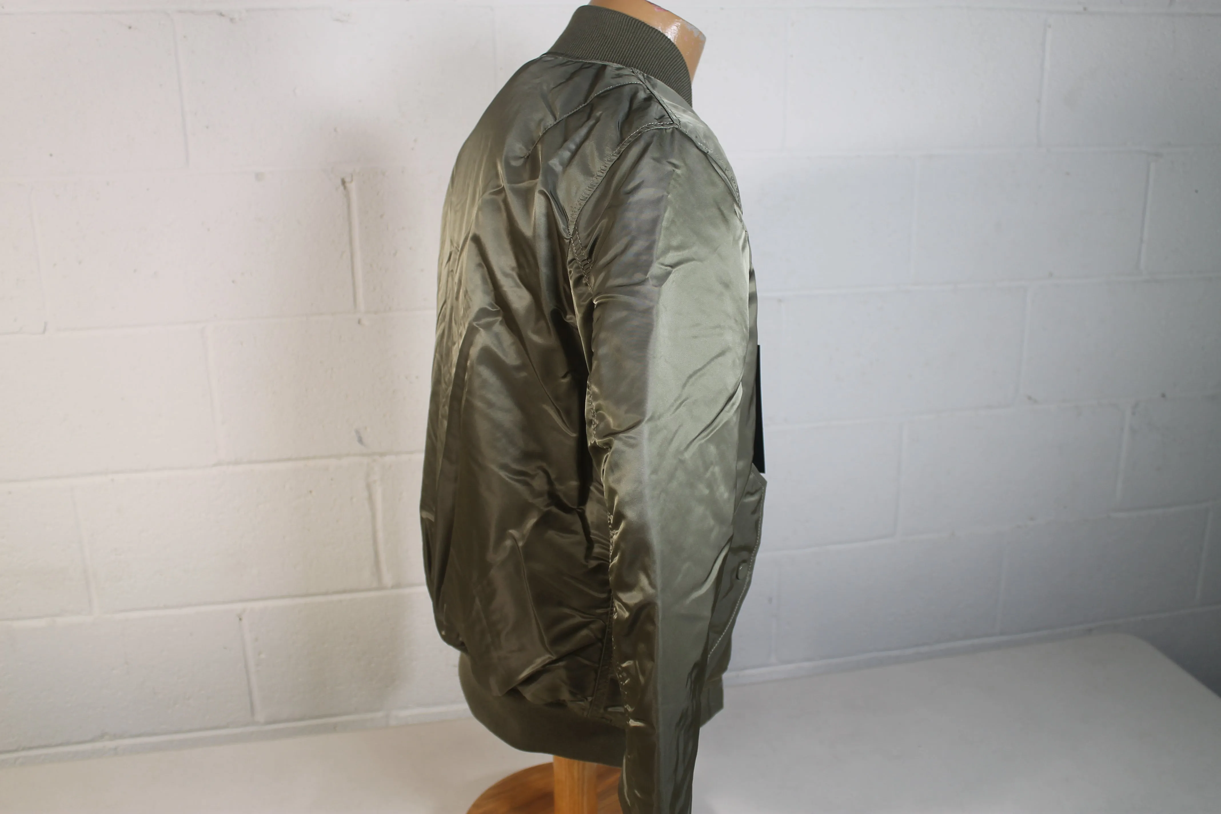 Alpha Industries MA-1 Flight Jacket Slim Fit Vintage Olive
