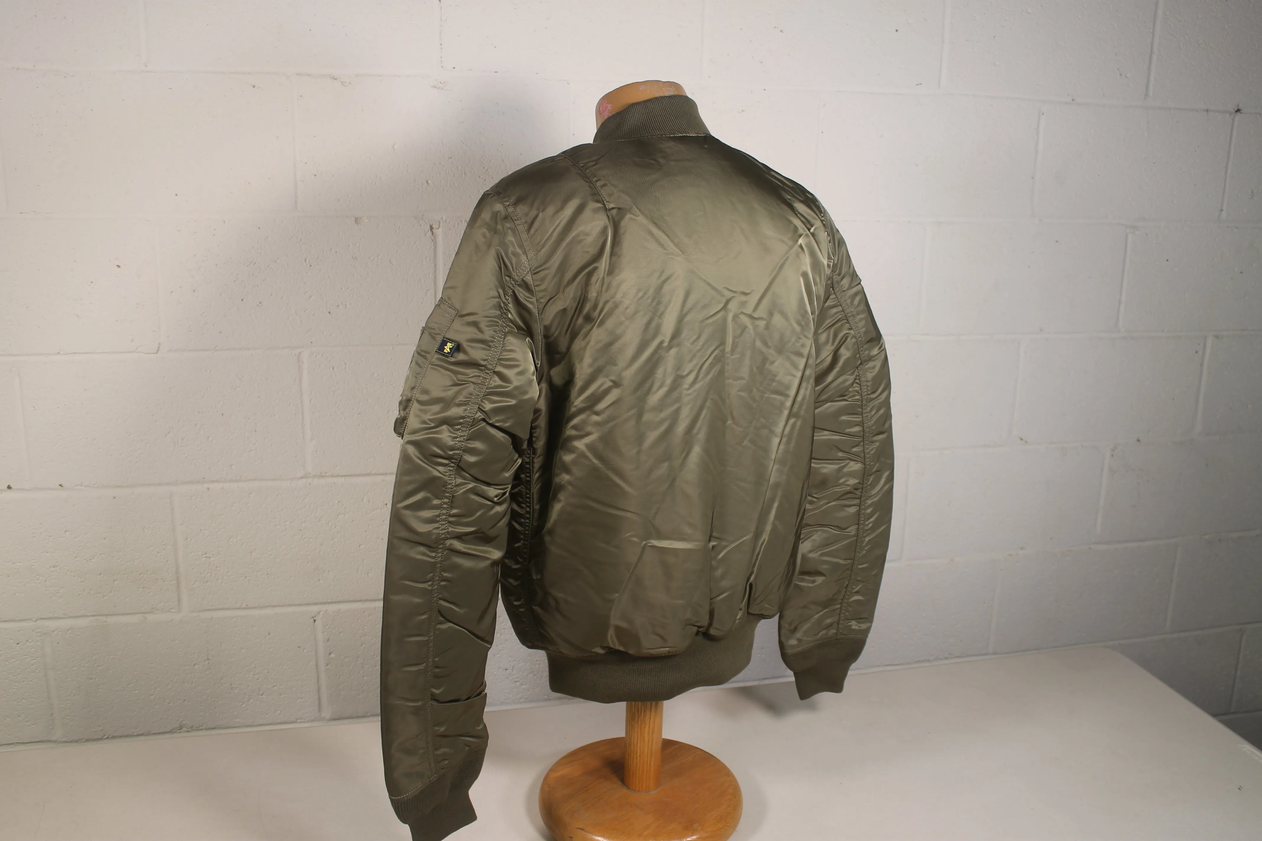 Alpha Industries MA-1 Flight Jacket Slim Fit Vintage Olive