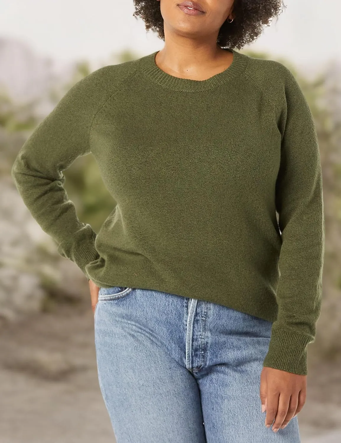 Amazon Essentials Women's Crewneck Sweater, Classic-Fit, Soft Touch, Long Sleeve, Plus-Size Available
