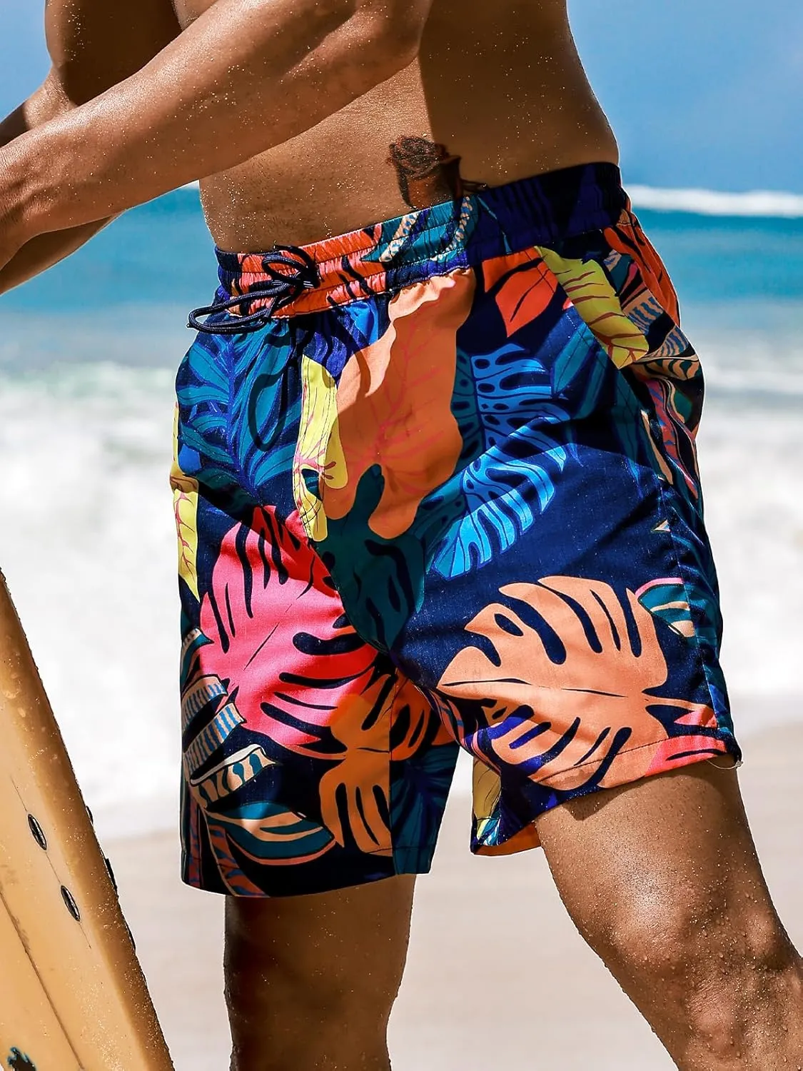 CUPSHE 6.5 Inch Men's Swim Trunks Board Shorts Mens Bathing Suits Swim Shorts with Drawstring, Side and Back Pockets