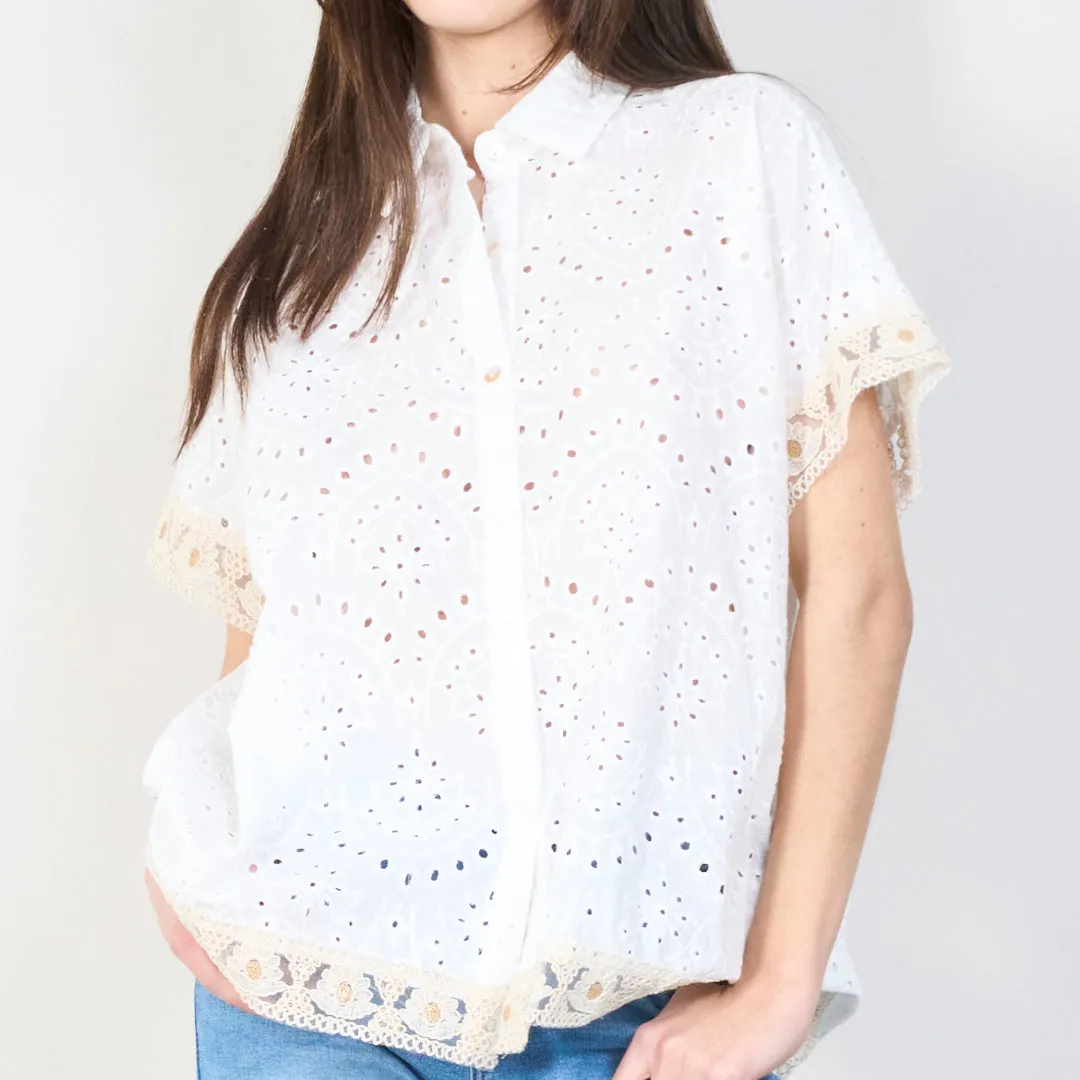 Elegant lace short-sleeve blouse wholesale