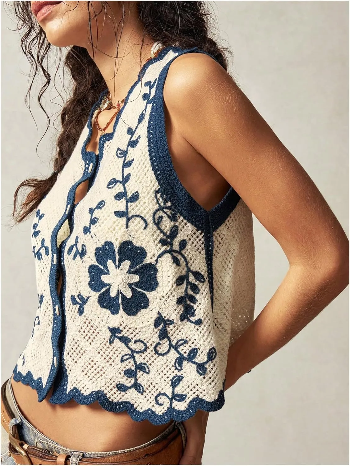 GORGLITTER Women's Embroidered Vest Crochet Vest Tops Floral Sleeveless Boho Tops 2025 Western Outfit