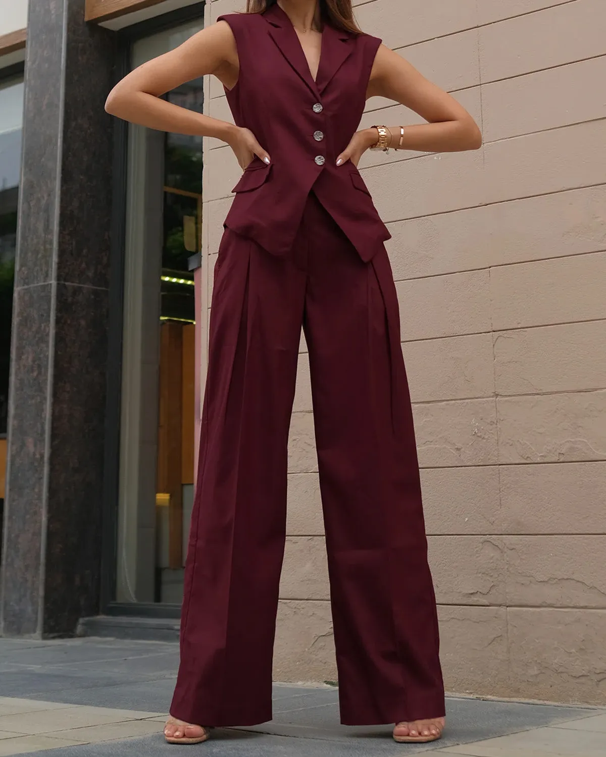 INVERTED PLEAT STRAIGHT PANTS - MAROON