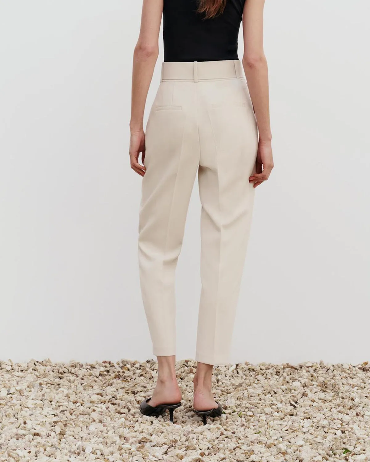 TAPERED STRETCH PANTS WITH BELT BEIGE
