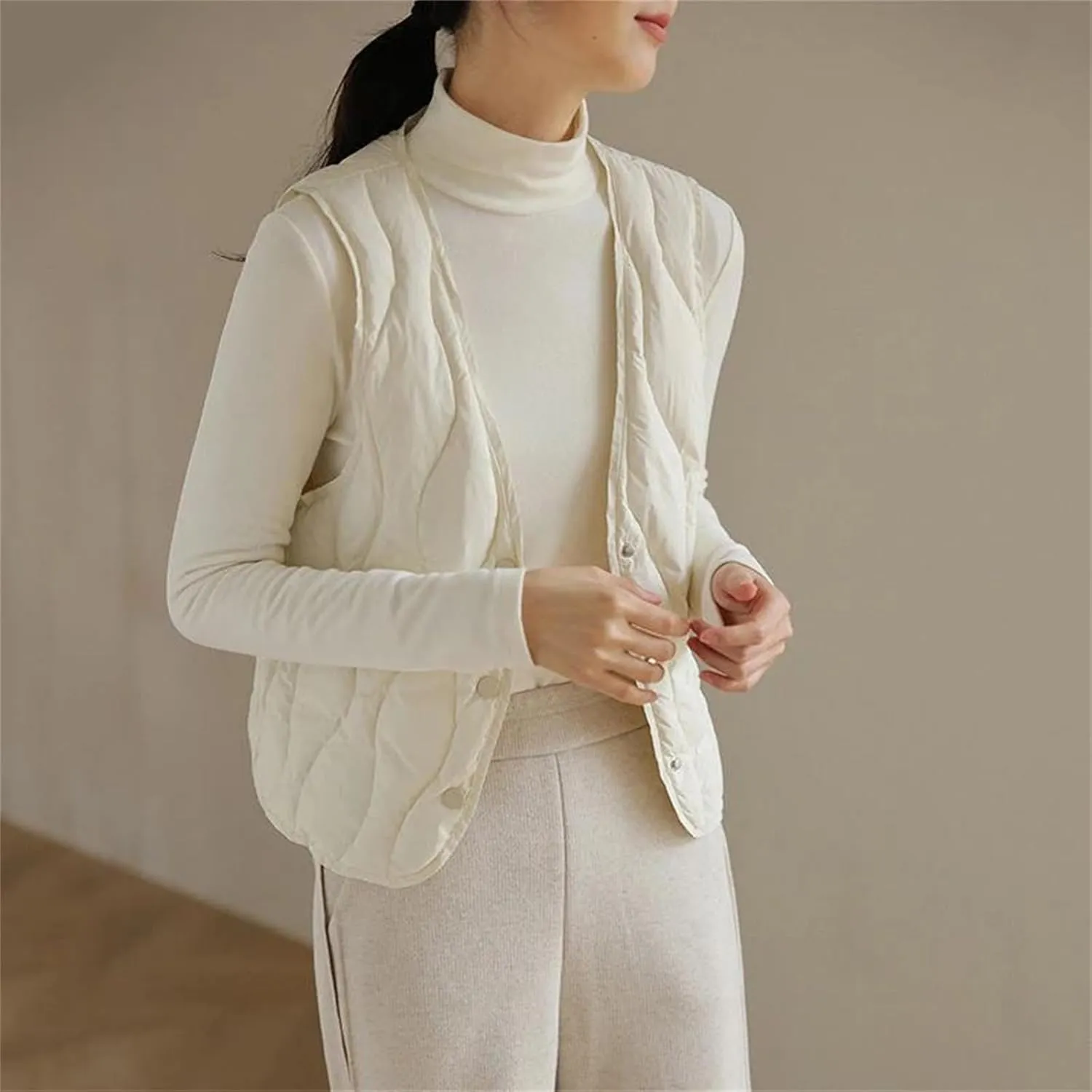 Women Lightweight White Duck Down Vest Sleeveless Packable V-Neck Collar Quilted Jacket Winter Short Top