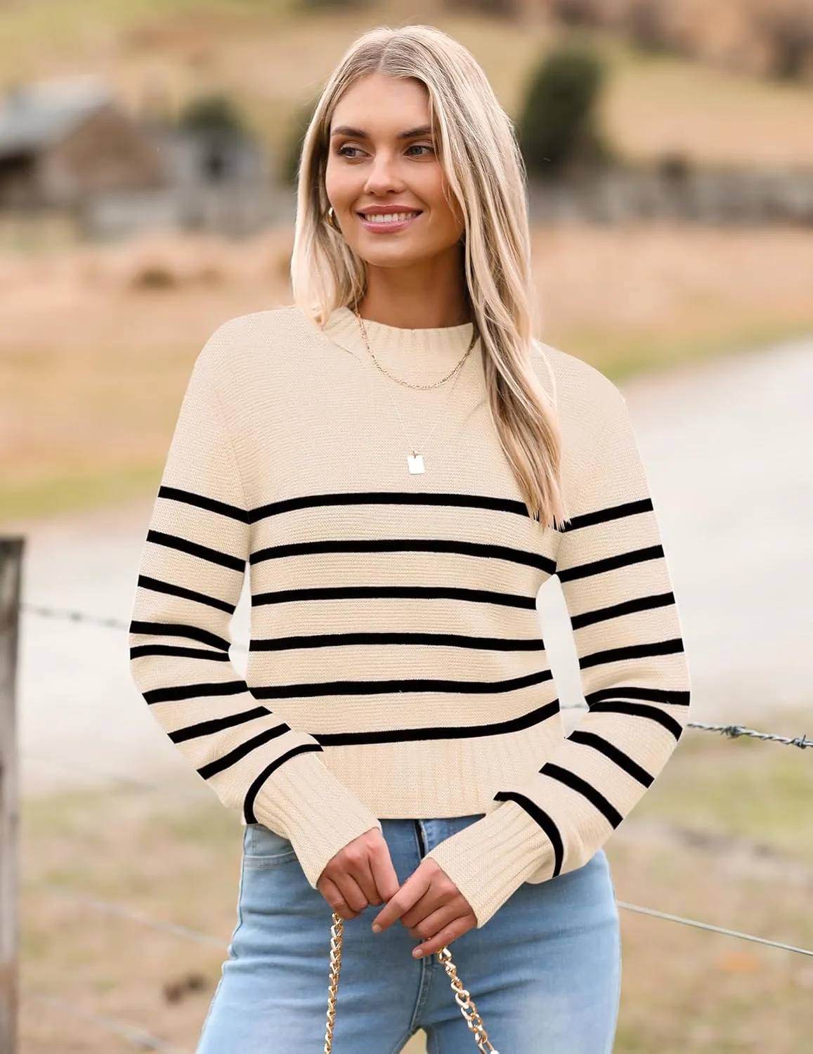 Zeagoo Women's 2025 Fall Crewneck Cropped Sweater Trendy Long Sleeve Ribbed Knit Pullover Jumper Tops